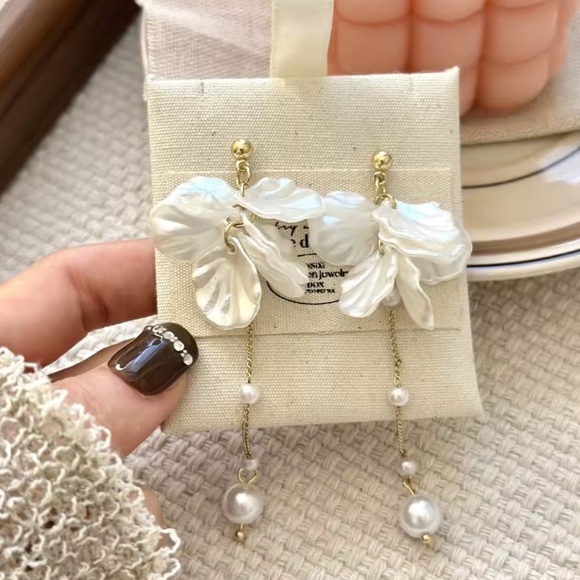 Angel Gold and White Floral Earrings with Pearl Accents - Picture 11 of 12